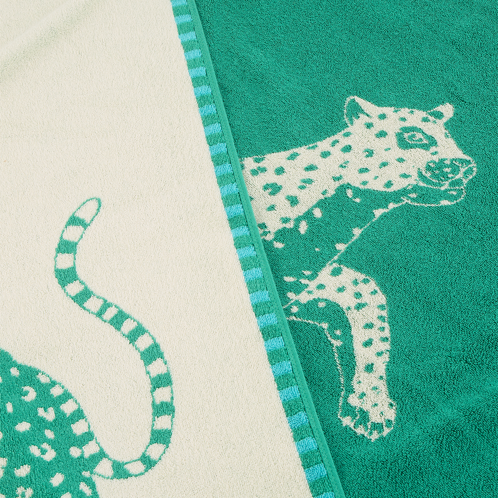 The Seabed Beach & Bath Towel / Parisian Green